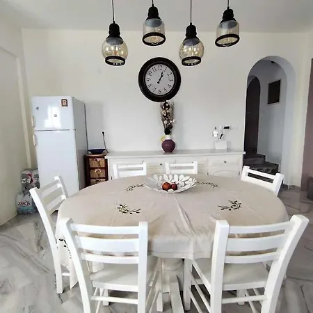 Beachfront Gia Paros Хриси-Акти