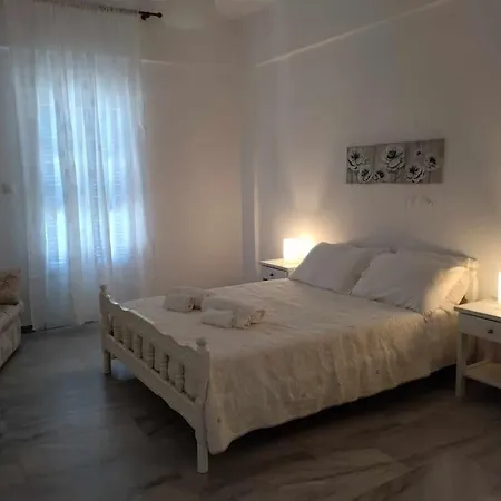 Beachfront Gia Paros