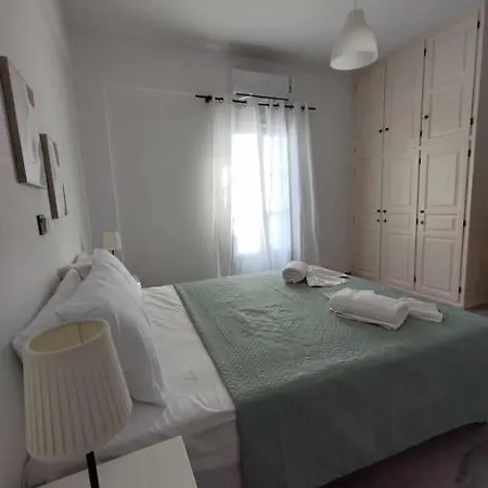 Beachfront Gia Paros Хриси-Акти