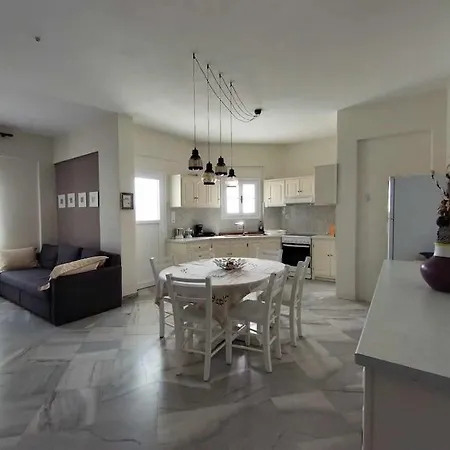 Дом отдыха Beachfront Gia Paros *