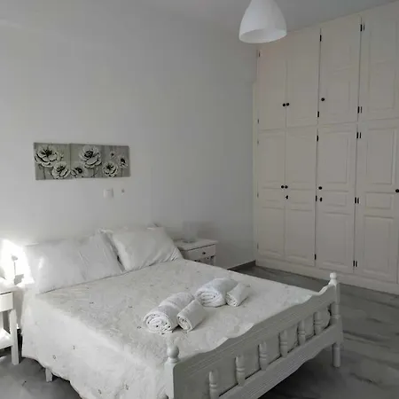 Дом отдыха Beachfront Gia Paros