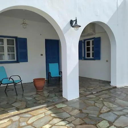 Beachfront Gia Paros *