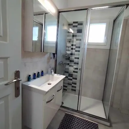 Beachfront Gia Paros * Hriszí Aktí