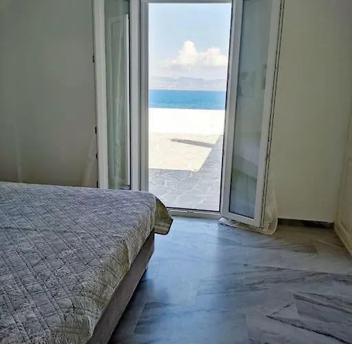 Beachfront Gia Paros